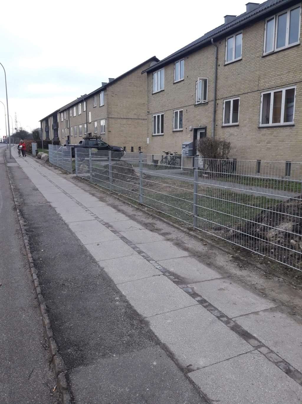 Montering af hegn i Roskilde, Sjælland