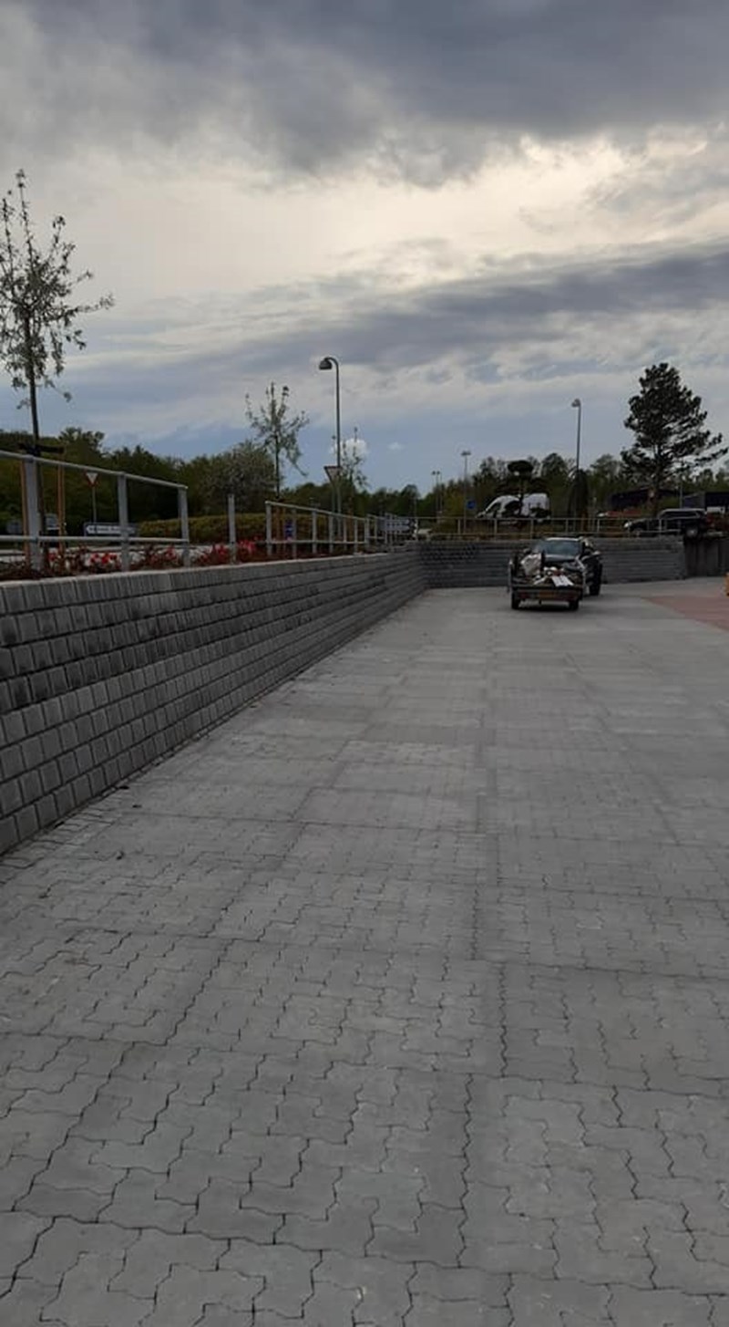 Udlejning af mandskab til nedgravning af kabel, betonarbejde, gravearbejde, kloakarbejde og brolægning på hele Sjælland