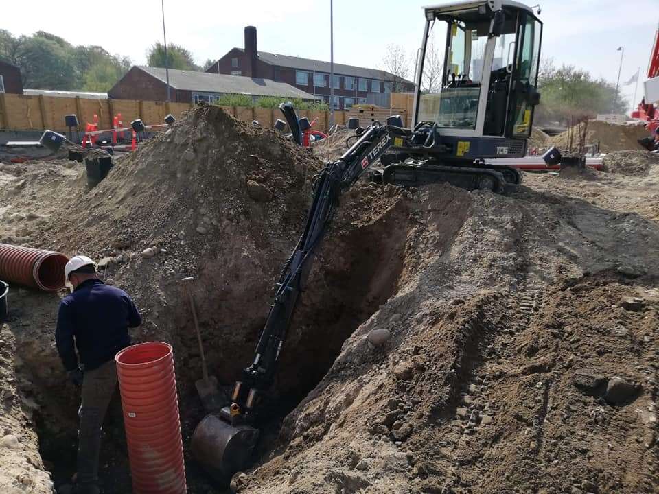 Udlejning af mandskab til nedgravning af kabel, betonarbejde, gravearbejde, kloakarbejde og brolægning på hele Sjælland
