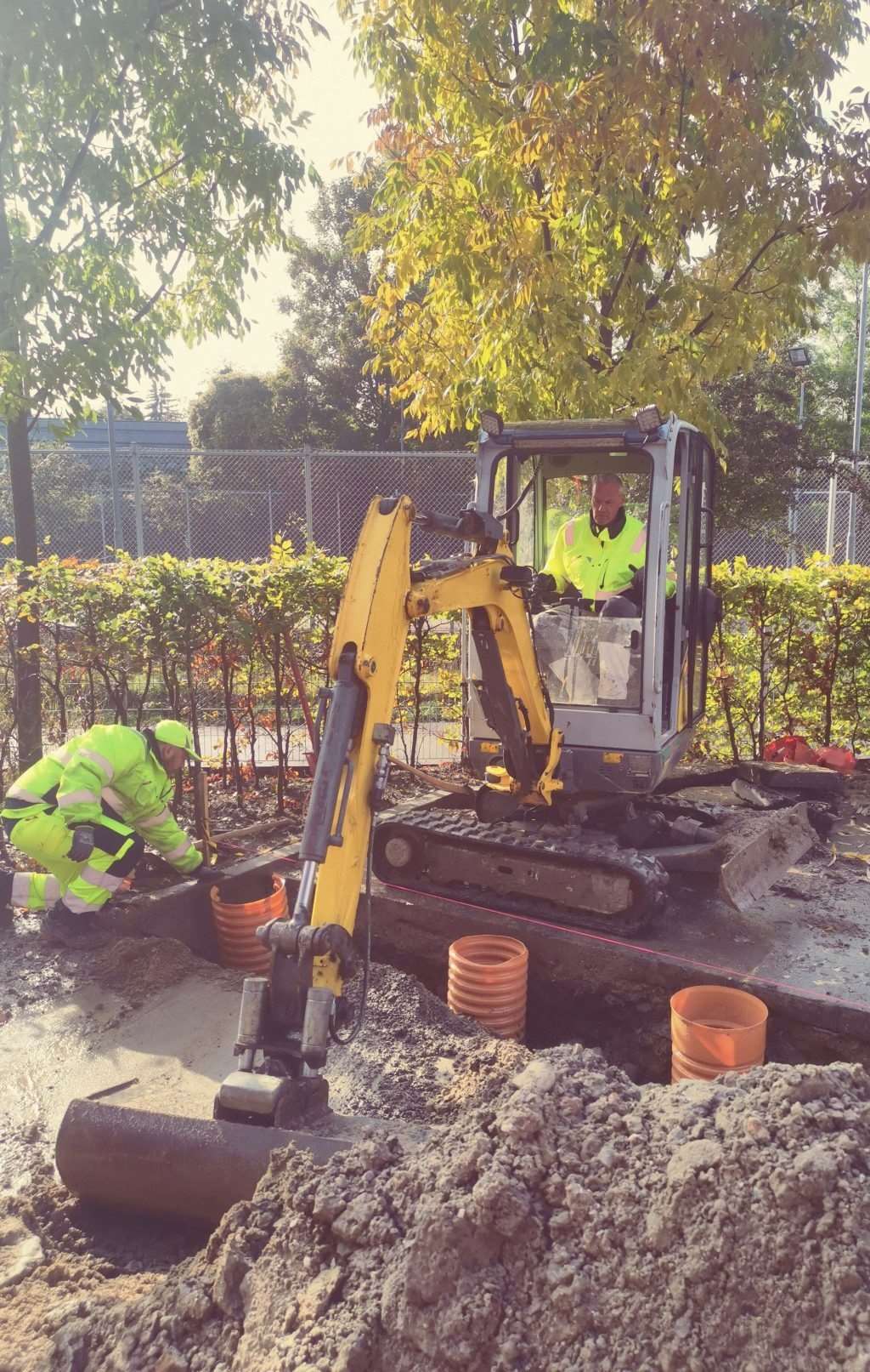 Udlejning af mandskab til nedgravning af kabel, betonarbejde, gravearbejde, kloakarbejde og brolægning på hele Sjælland