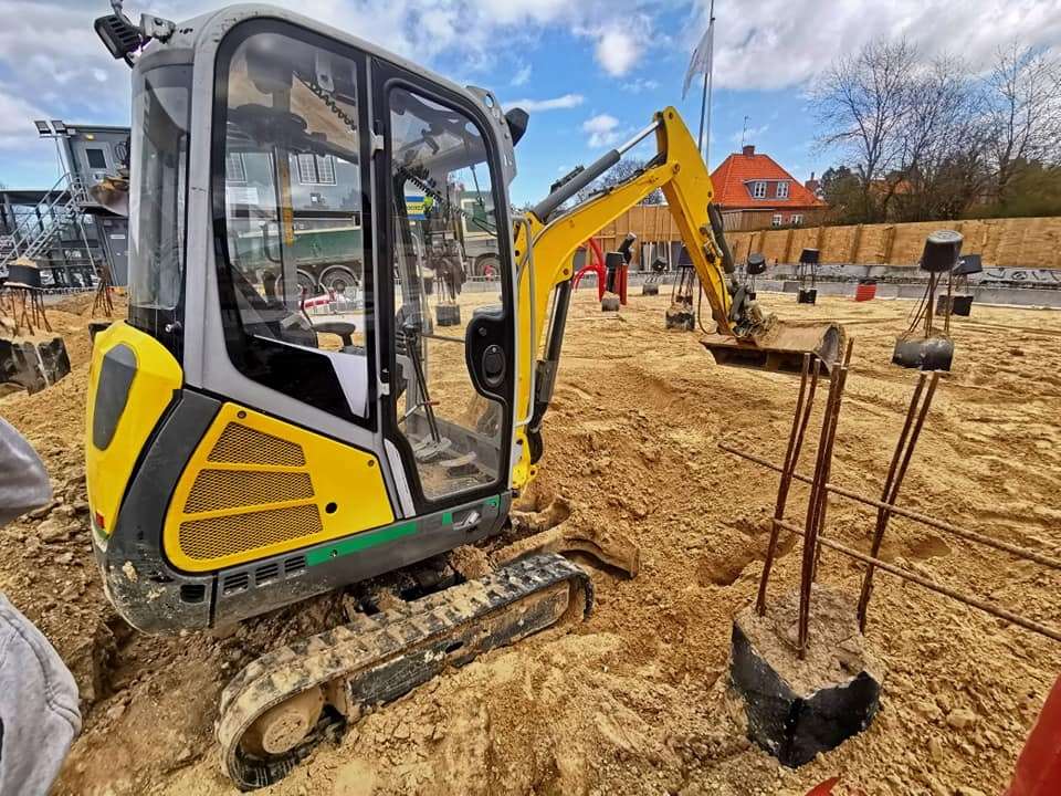 Udlejning af mandskab til nedgravning af kabel, betonarbejde, gravearbejde, kloakarbejde og brolægning på hele Sjælland